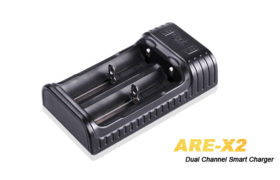 Fenix ARE-X2 batterijlader